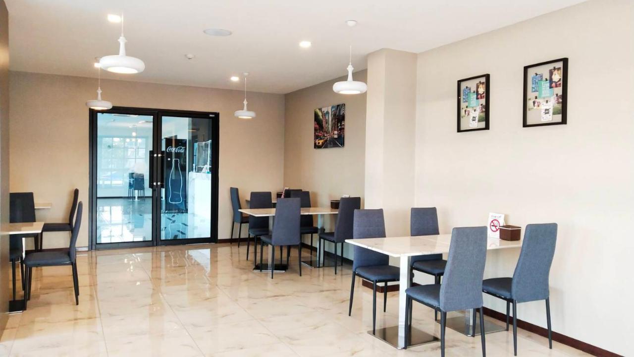 โคโค่ โฮเทล Koco Hotel Накхонратчасима Экстерьер фото